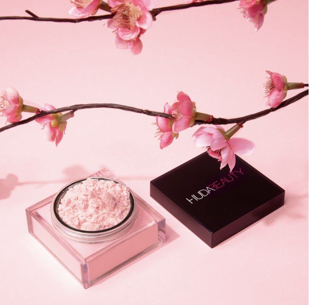 Huda Beauty Easy Bake Loose Powder 20g, Weightless, Silky Texture, Absorbs Shine/Oil