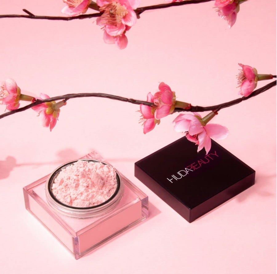 Huda Beauty Easy Bake Loose Powder 20g, Weightless, Silky Texture, Absorbs Shine/Oil 