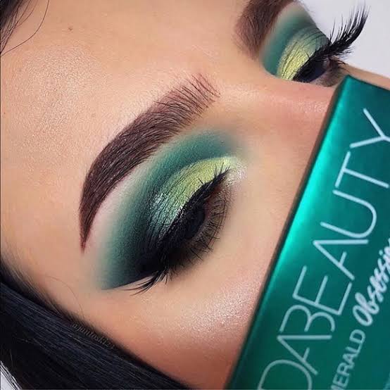 Huda Beauty Emerald Obsessions Eye Shadow 0.35oz 10g, Nine Highly Pigmented Mattes and Striking Shimmers