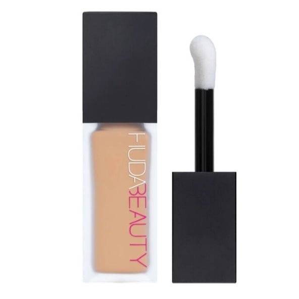 Huda Beauty FauxFilter Luminous Concealer Conceals Dark Circles, Blurs Skin & Brightens Under-Eyes #color_Sugar Biscuit