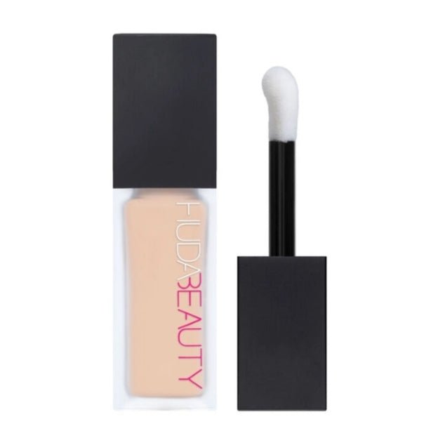 Huda Beauty FauxFilter Luminous Concealer Conceals Dark Circles, Blurs Skin & Brightens Under-Eyes #color_Meringue