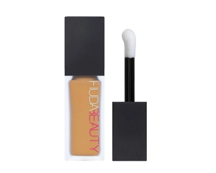 Huda Beauty FauxFilter Luminous Concealer Conceals Dark Circles, Blurs Skin & Brightens Under-Eyes #color_Praline