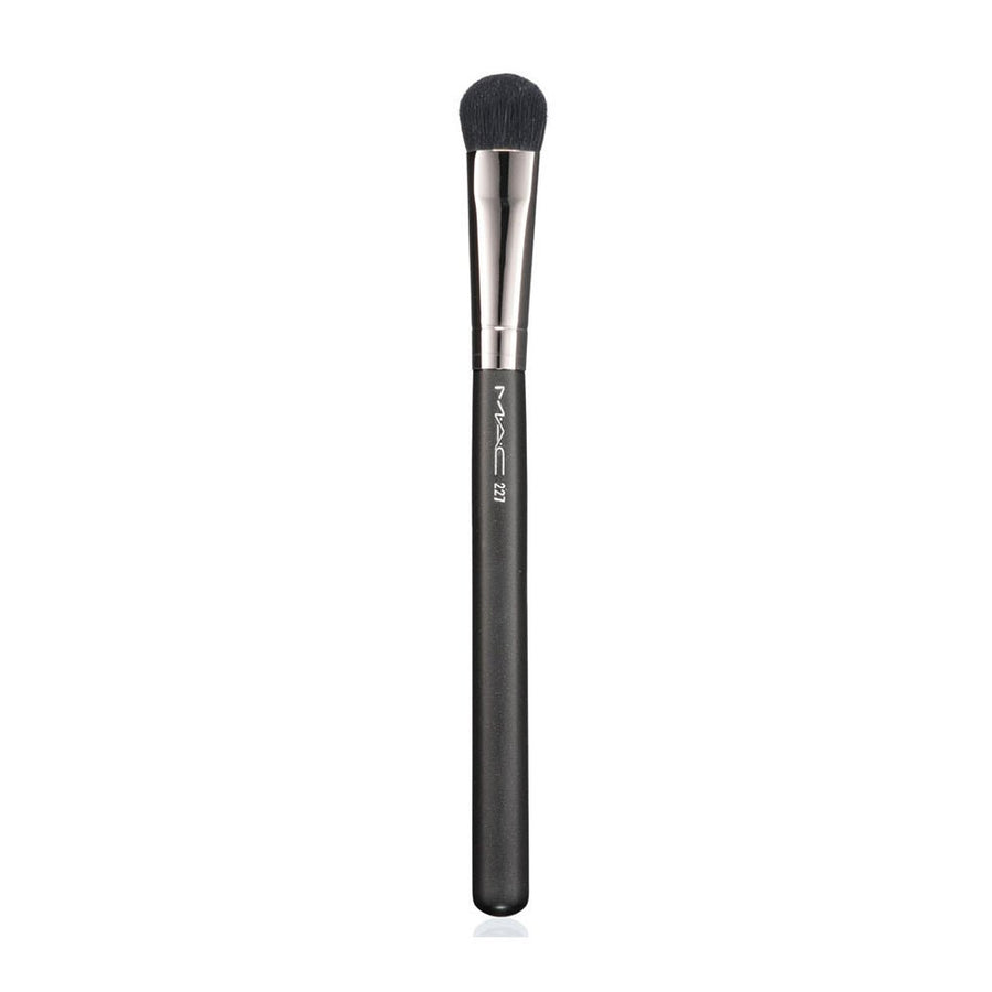 MAC Large Fluff Brush 227 Makeup Brushes, Large Paddle-Shaped Brush with Fluffed, Rounded Tip