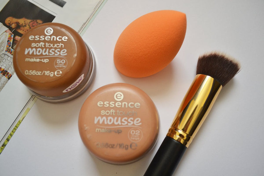 Essence Soft Touch Mousse Make - up Smooth and Natural Finish