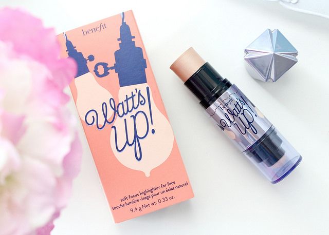 Benefit Watts Up Soft Focus Highlighter For Face 9.4g Champagne #color_Champagne