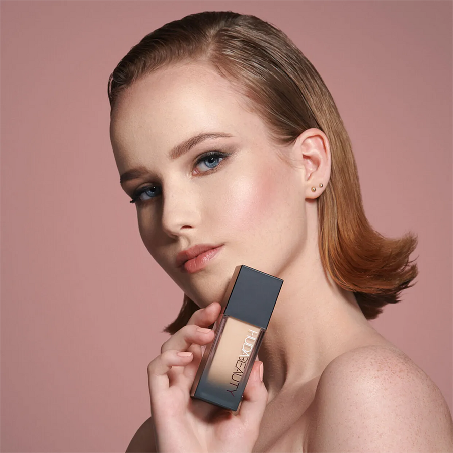 Huda Beauty FauxFilter Foundation Instant Coverage, Blurs Skin, Radiant Finish #color_Vanilla 120B