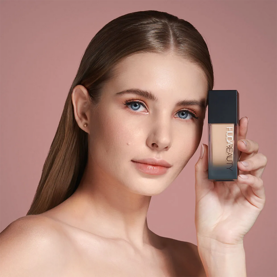 Huda Beauty FauxFilter Foundation Instant Coverage, Blurs Skin, Radiant Finish #color_Cashew 140G