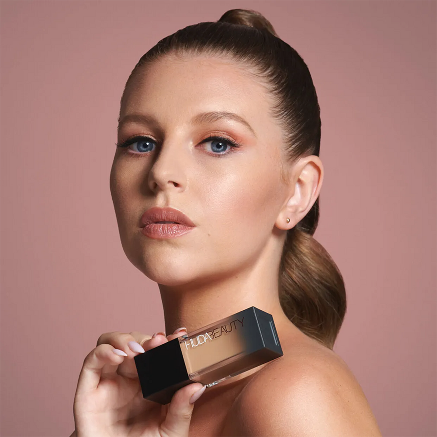 Huda Beauty FauxFilter Foundation Instant Coverage, Blurs Skin, Radiant Finish #color_Macaroon 230N