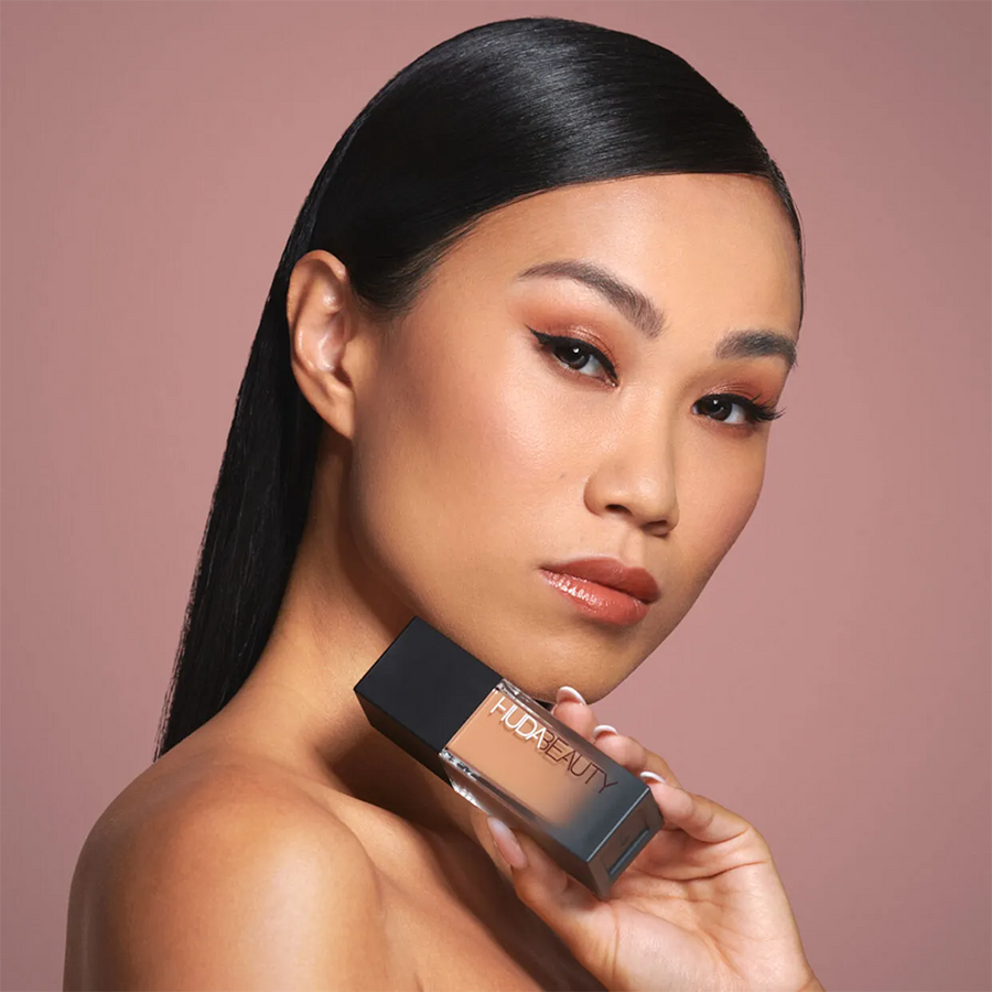 Huda Beauty FauxFilter Foundation Instant Coverage, Blurs Skin, Radiant Finish #color_Tres Leches 320G