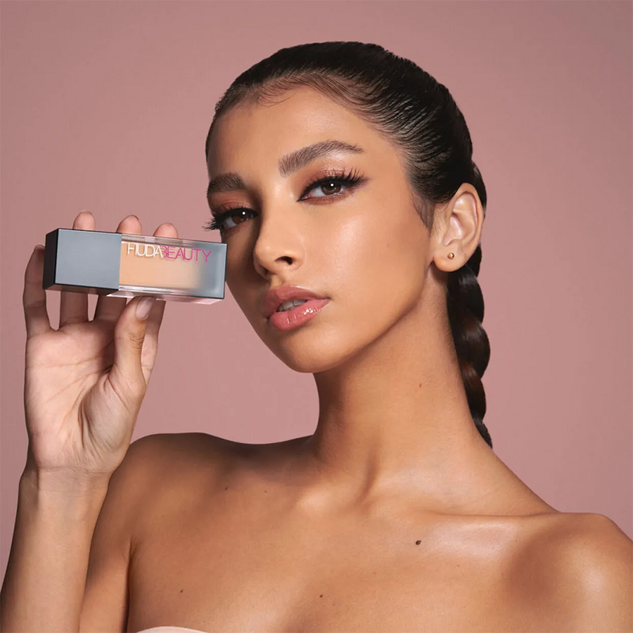 Huda Beauty FauxFilter Foundation Instant Coverage, Blurs Skin, Radiant Finish #color_Butter Pecan 330N