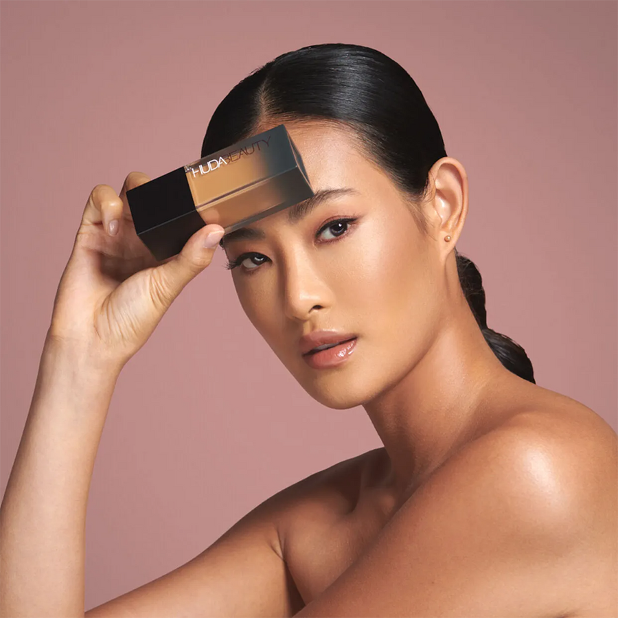 Huda Beauty FauxFilter Foundation Instant Coverage, Blurs Skin, Radiant Finish #color_Baklava 340G