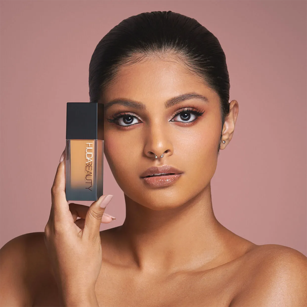 Huda Beauty FauxFilter Foundation Instant Coverage, Blurs Skin, Radiant Finish #color_Toffee 420G