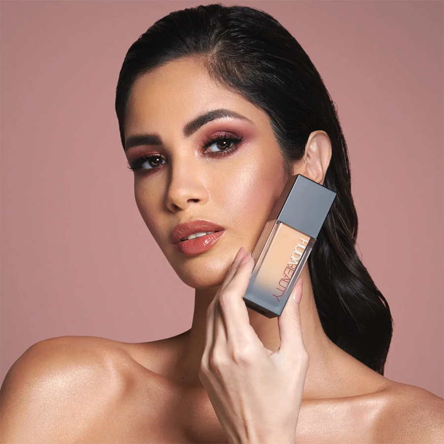 Huda Beauty FauxFilter Foundation Instant Coverage, Blurs Skin, Radiant Finish #color_Custard 220N