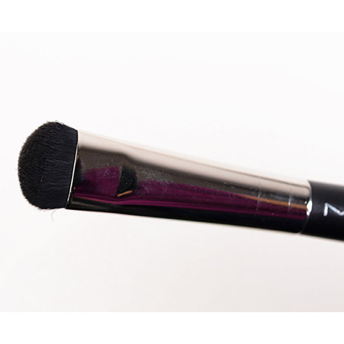 MAC Cosmetics Medium Shader Brush 215 | Ramfa Beauty